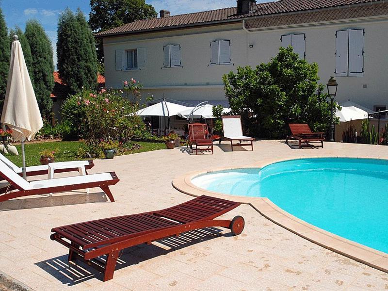 Hotel du Commerce Chez Stéphane Roumazières-Loubert Extérieur photo
