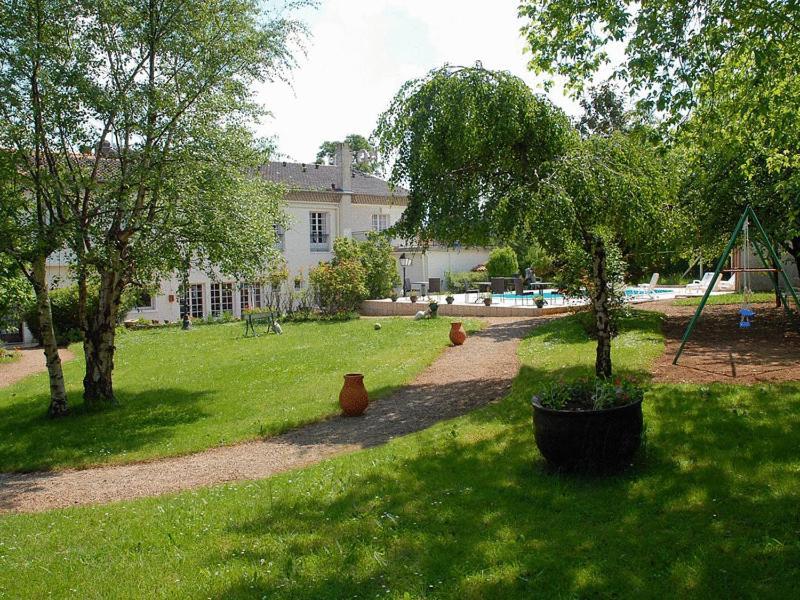 Hotel du Commerce Chez Stéphane Roumazières-Loubert Extérieur photo