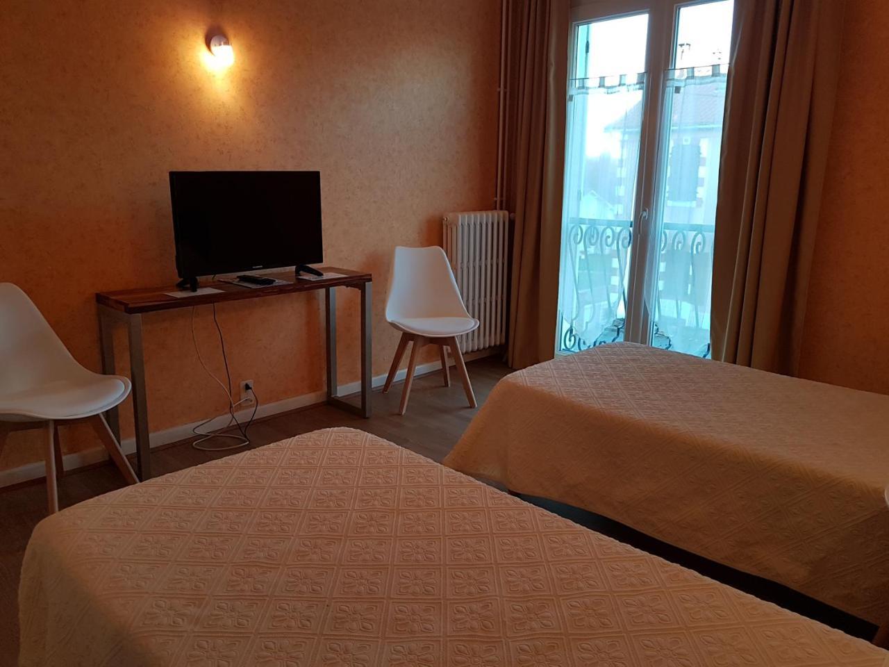 Hotel du Commerce Chez Stéphane Roumazières-Loubert Extérieur photo