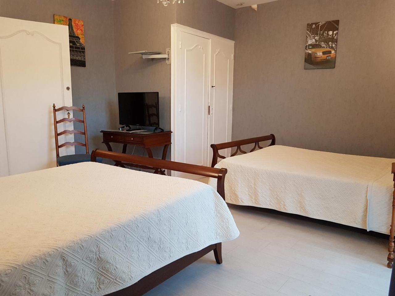 Hotel du Commerce Chez Stéphane Roumazières-Loubert Extérieur photo