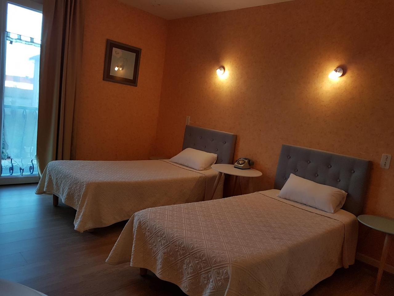 Hotel du Commerce Chez Stéphane Roumazières-Loubert Extérieur photo