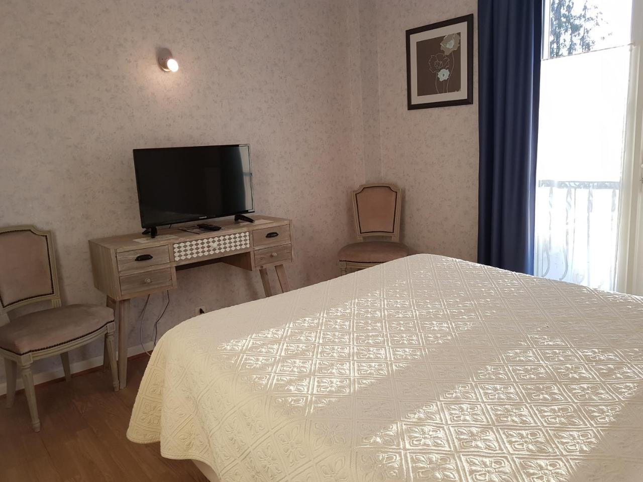 Hotel du Commerce Chez Stéphane Roumazières-Loubert Extérieur photo